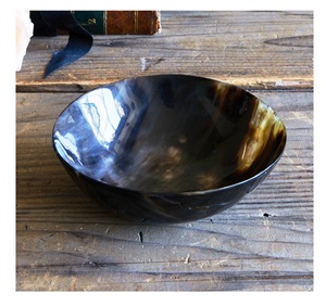 Fabriqué dans l'Uttar Pradesh, bol de service en corne polie, respectueux de l'environnement, design moderne pour les fêtes, tonalités brunes, décoration minimaliste - Product Image 5