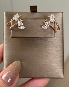 Boucles d'oreilles clous en grappe avec perles de diamant de laboratoire à taille mixte 1,96 ct serties à griffes, élégantes pour le quotidien, bijoux fins minimalistes 10K - Product Image 3