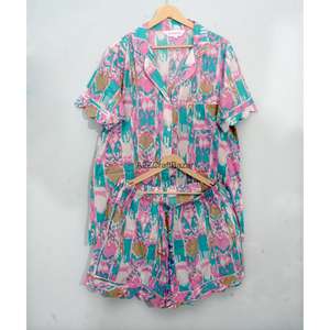 Ensemble de pyjama pour femmes en coton 100% pur, romantique et luxueux, à manches courtes, col en V, avec cordon de serrage - Tissu tricoté doux, respirant et à séchage rapide - Product Image 1