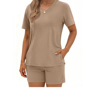 ชุดลำลองฤดูร้อนสำหรับผู้หญิง 2 ชิ้น เสื้อยืดคอวีแขนสั้นและกางเกงขาสั้น ชุดผ้าฝ้ายนุ่มสบายเข้าชุดกัน ขายส่งแบบ OEM - Product Image 3