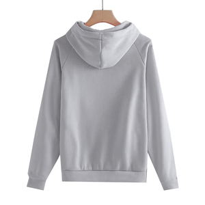 Conjunto Deportivo de 2 Piezas con Logotipo Personalizado Bordado, Ecológico, 100% Algodón, Cierre con Cordón, Top Corto y Pantalones Deportivos para Mujer - Product Image 3
