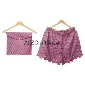 ชุดนอนกางเกงขาสั้นผ้าฝ้ายแท้ 100% หรูหรา คลาสสิก เหมาะสำหรับวันหยุดฤดูหนาว พิมพ์ลายด้วยมือ พร้อมกระเป๋า เนื้อผ้านุ่มลื่น - Product Image 6