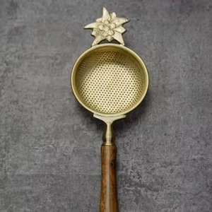 Industry Trending Golden Pineapple Tea <b>Strainer</b> Metal Reusable Loose Leaf Infuser <b>Colander</b> With Handle - Product Image 4