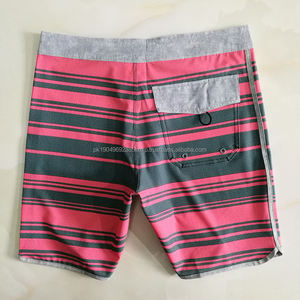 Pantalones cortos personalizados para hombre Pantalones cortos de playa reciclados de último diseño con traje de baño con estampado de sublimación de animales y letras - Product Image 3