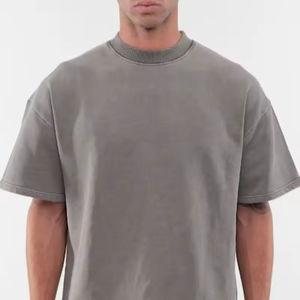 เสื้อยืดคอกลมแขนสั้นผู้ชายทรงโอเวอร์ไซส์ สีดำ ผ้าฝ้ายเนื้อเจอร์ซีย์ ดีไซน์เรียบง่าย สีพื้น - Product Image 3