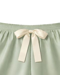 Ensemble pyjama personnalisé en satin vert sauge pour femme, comprenant un haut de pyjama et un short, vêtements de nuit doux en soie, ensemble deux pièces pour l'été avec nœud - Product Image 6