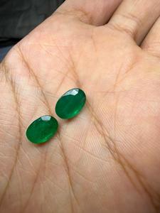 Paire de pierres précieuses vertes naturelles émeraude ovale de 4,44 ct, facettées, pour boucles d'oreilles, bagues, bijoux, vente en gros - Product Image 1