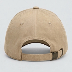 Casquette de baseball pour tous les jours, fabriquée avec un textile respirant de qualité supérieure, une visière robuste et une fermeture réglable pour une tenue fiable. - Product Image 4