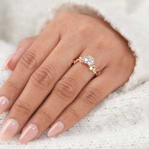Anillo de Plata de Ley 925 con Baño de Rodio y Moissanita de Corte Redondo con Diseño de Hoja de Ramas, Inspirado en la Naturaleza, Joyería Romántica para Fiestas - Product Image 4