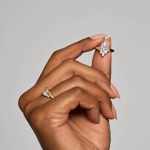 Anillo de Moda con Diamante Cultivado en Laboratorio, Corte Baguette, Oro Blanco - Product Image 4