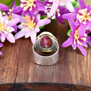 Anillo de Plata de Ley 925 con Turquesa Rosa en Forma Ovalada, Anillo Hecho a Mano con Diseño Martillado, Joyería Fina Boho Chic para Mujer - Product Image 5