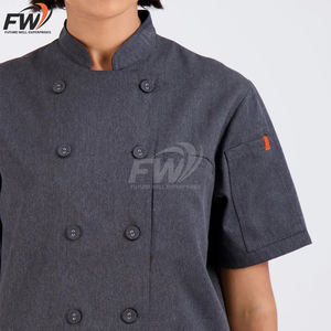Ensemble uniforme de chef professionnel pour hommes, vêtements de travail modernes pour la cuisine avec tablier à bretelles croisées réglables et veste de chef, logo personnalisé - Product Image 3
