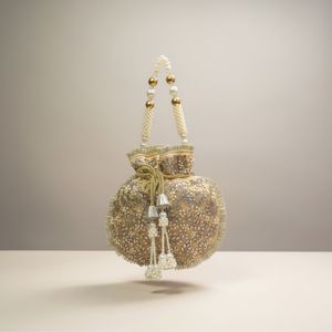 Bolso Potli de Diseño con Cierre de Cordón, Plegable, Correa Única, Detalles de Diamantes, Material Sedoso, de Alta Calidad para Exteriores - Product Image 3