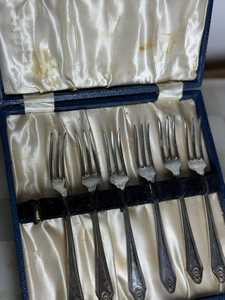 Tenedores de Acero Inoxidable Ultra Duraderos, Cubiertos de Metal de Calibre Grueso para Uso Diario - Product Image 1