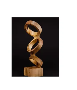 Escultura de madera temática del patrimonio cultural, hecha a mano para decoración de estanterías, que muestra una exquisita artesanía tallada. - Product Image 4