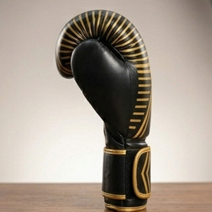 New High Quality Leather Boxing Glove MMA kickboxing gloves Hook Loop Closure for <b>Punching</b> <b>Bag</b> Muay Thai Boxing Gloves - Product Image 3