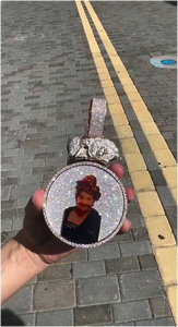Colgante de Plata de Ley 925 con Foto Personalizada Estilo Hip Hop, Colgante de Recuerdo con Diamantes y Moissanita Redonda, Regalo para Hombre - Product Image 3