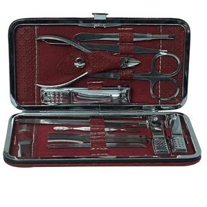 Ensemble de manucure et pédicure haut de gamme, de qualité supérieure, fabriqué sur mesure en acier inoxydable léger, avec emballage personnalisé - Product Image 5