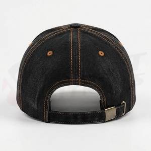 หมวกเดนิมสีดำแบบดิสเทรส แต่งลายปักอักษรภาษาอังกฤษสีส้ม ดีไซน์ทันสมัย สวมใส่สบายระดับพรีเมียม สไตล์โดดเด่นไม่ซ้ำใคร - Product Image 2