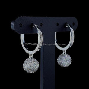Pendientes de Aro de Plata de Lujo con Bola de Cristal para Mujer, Pendientes de Aro Plateados Brillantes con Bola de Cristal - Product Image 3