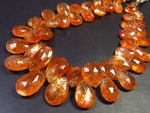 Perles Confetti en Pierre de Soleil Africaine 8-15mm, Magnifique Éclat Naturel Orange, Pierre Précieuse de Qualité Supérieure, Collier Facetté Coupe Poire de 8 pouces - Product Image 2