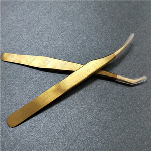 Juego de 2 Pinzas para Pestañas de Acero Inoxidable Chapadas en Oro, Curvas Tipo J, Antiestáticas, para Uso Profesional - Product Image 3