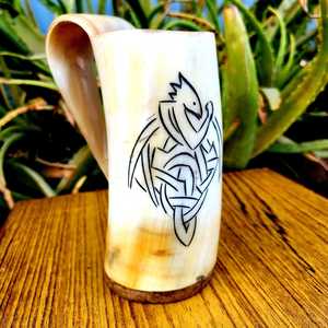 Nueva Jarra Vikinga Auténtica Hecha a Mano de Cuerno de Vaca, Jarra Natural para Beber Cerveza/Ale/Mead, Ecológica, Arte Folclórico, Estilo Medieval para el Hogar - Product Image 1