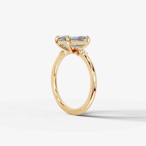 Anillo de compromiso y boda de plata de ley 925 chapado en oro con moissanita de corte esmeralda de 4.25 quilates, engaste de garras, certificado por terceros - Product Image 2