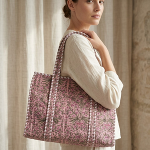 Bolso Tote Acolchado Floral Morado Claro, Bolso de Hombro de Tela de Algodón Premium con Ribete en Contraste, Obra Maestra de Alta Costura - Product Image 6