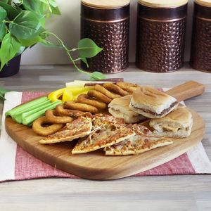 Pala de Servir Cuadrada de Madera de Acacia de Lujo, 1.3 cm de Grosor, Fácil de Limpiar y No Tóxica, Apta para Lavavajillas - Product Image 5