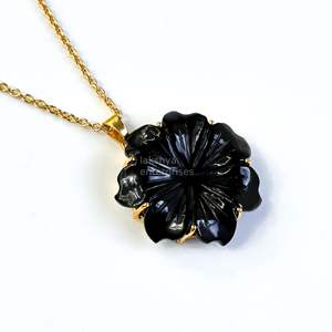 Pendentif Fleur en Onyx Noir Naturel Sculpté, Collier en Pierre Précieuse pour Femme, Élégant Pendentif Floral en Onyx Noir pour la Fabrication de Bijoux - Product Image 5