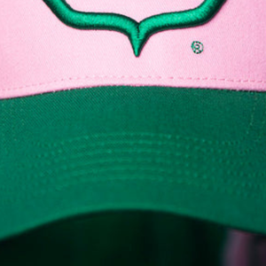 Casquette de camionneur personnalisée rose et verte brodée avec logo étoile, visière incurvée bicolore, ajustable, pour sports décontractés et activités de plein air - Product Image 4