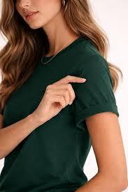 T-shirt décontracté vert uni pour femme, col rond, manches courtes, en velours tricoté avec décoration plumes, coupe décontractée, léger et écologique - Product Image 3