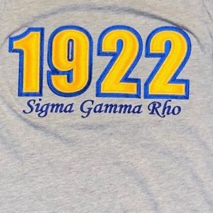 Camiseta Unisex Gris Bordada 1922, Premium, Casual, Cuello Redondo, Manga Corta, con Letras Personalizadas, Cómoda, Estilo Urbano, Venta al Por Mayor - Product Image 3