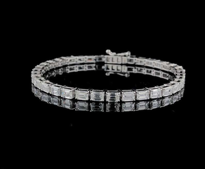 Bracelet tennis en moissanite taille émeraude de luxe, finition or blanc, classique, minimaliste, étincelant, élégant, cadeau pour femme - Product Image 5
