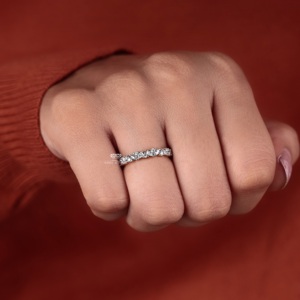 Bague d'éternité en or 14 carats avec diamants de laboratoire marquise et ronds, alliance de mariage, bijoux minimalistes assortis pour tous les jours - Product Image 5