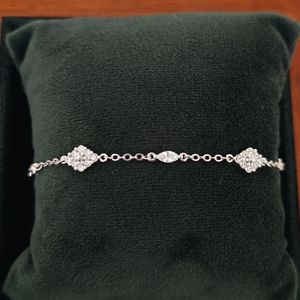 สร้อยข้อมือรูปทรงเพชร สร้อยข้อมือดีไซน์เนอร์ที่ละเอียดอ่อน เครื่องประดับโรแมนติกหรูหรา ของขวัญสำหรับผู้หญิง - Product Image 5