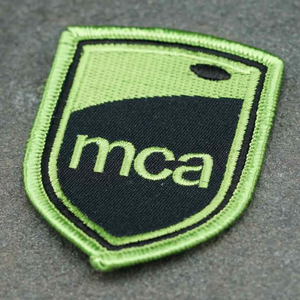 Écussons brodés personnalisés pour chapeaux, bonnets, uniformes et vestes. Rehaussez votre image de marque avec des patchs brodés de la plus haute qualité. - Product Image 3