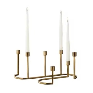 Support à bougies élégant en métal pour table, porte-bougie stylé, centre de table décoratif, décoration intérieure pour la maison - Product Image 4
