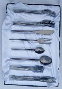 Ensemble de couverts traditionnels en acier inoxydable (couteau, fourchette, cuillère) pour steak, doré, durable, idéal pour mariages et événements - Product Image 5