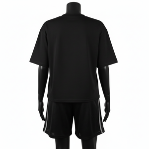 Ensemble short et t-shirt noir en jersey de coton 200 GSM pour femme, tissu doux et respirant, avec logo personnalisé en strass, 100 % coton, crop top et short - Product Image 6