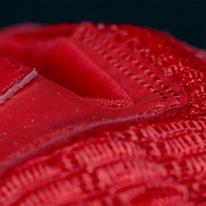 ถุงมือตีเบสบอลหนังแท้สีแดงสำหรับผู้ใหญ่ สายรัดปรับได้ เหมาะสำหรับผู้ชายและผู้หญิง ถุงมือซอฟต์บอล - Product Image 5