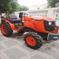 Tracteur Kubota B2441 fiable, petit, 4x4, conçu pour les tâches agricoles modernes et une gestion efficace des champs