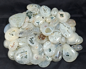 Cabochon de quartz solaire naturel, pierre précieuse en vrac pour la vente en gros, Radha Arts Blanc 25-45mm, pour la création de pendentifs et d'objets d'art DIY - Product Image 3