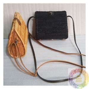 Sac en rotin tressé à la main en gros, sac à main en paille naturelle, fourre-tout fait main, accessoire de plage estival pour marques de mode, détaillants et boutiques - Product Image 1