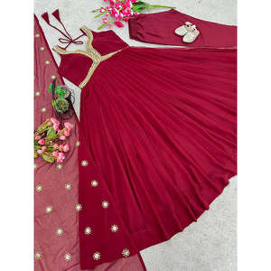 Robe de soirée Dupatta de créateur avec culotte - Product Image 5