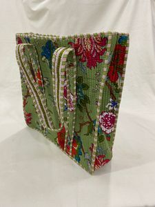 Green Floral Quilted Canvas Tote <b>Bag</b> with Zipper Closure <b>Medium</b> <b>Size</b> Party Beach Gift Hand Length Handle Textile Material - Product Image 5