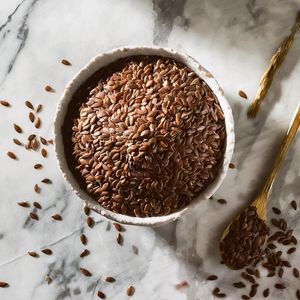 Semillas de Lino Crudas Frescas de Primera Calidad, Linaza Natural con Usos en Extracción de Aceite Alimentario y Suplementos para la Salud, Semilla Entera - Product Image 1