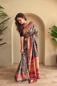 Sari en soie Tussar Rivaayat House avec bordure Kalamkari et richement orné de Zari, Sari indien traditionnel extensible et absorbant l'humidité, idéal pour les mariages - Product Image 4