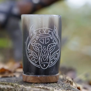Vaso de Vidrio de Lujo con Diseño de Cuerno Vikingo, Taza de Café con Base de Madera y Grabado Personalizado - Product Image 3